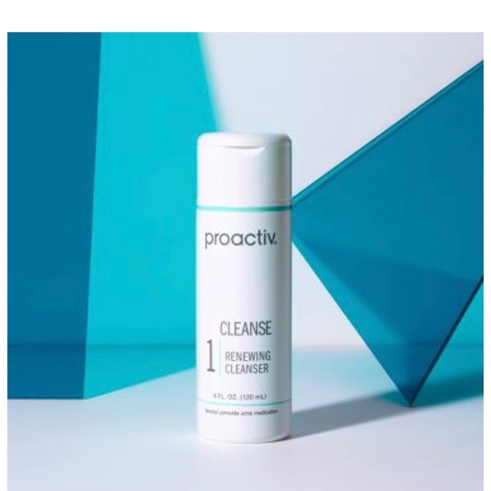 Proactiv Renewing Cleanser (2)